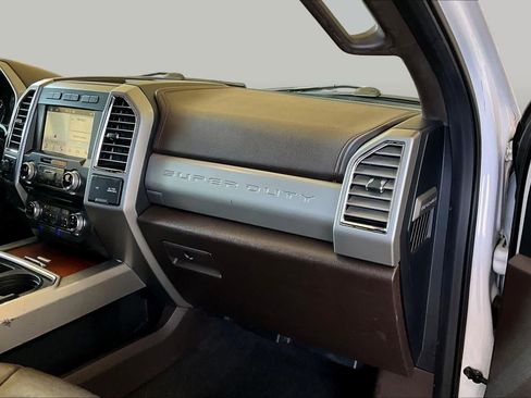 Used 2017 Ford F250 King Ranch w/ King Ranch Ultimate Package AWD/4WD image 18