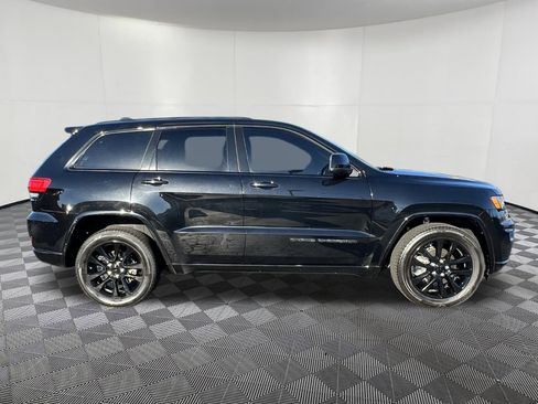 Used 2018 Jeep Grand Cherokee Altitude image 7