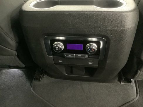 Used 2022 GMC Yukon SLE w/ Gmc Pro Safety Plus Package image 30