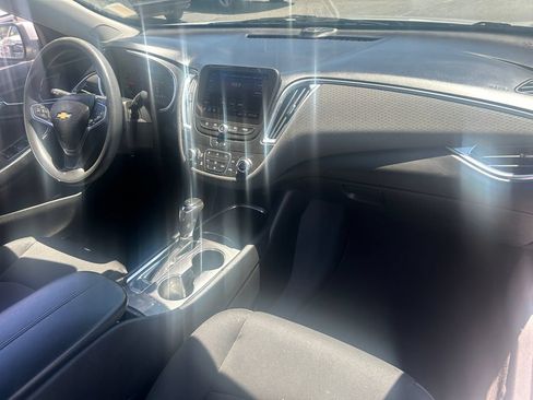 Used 2020 Chevrolet Malibu LT FWD image 32