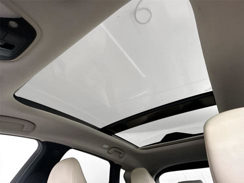 Used 2019 INFINITI QX50 Essential w/ Premium Audio Package image 6