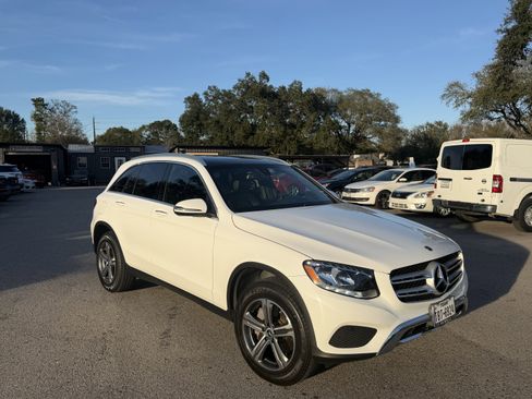 Used 2019 Mercedes-Benz GLC 300 image 1