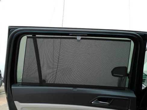 Used 2021 Volkswagen Atlas SE w/ Panoramic Sunroof Package FWD image 17