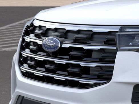 New 2026 Ford Explorer Active RWD image 17