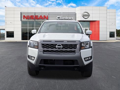 Used 2025 Nissan Frontier SV w/ SV Convenience Package AWD/4WD image 9