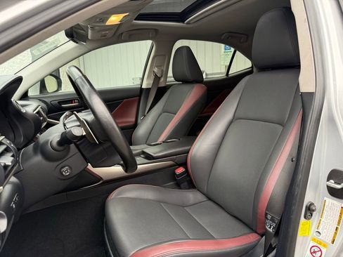 Used 2018 Lexus IS 300 w/ Comfort Package image 8