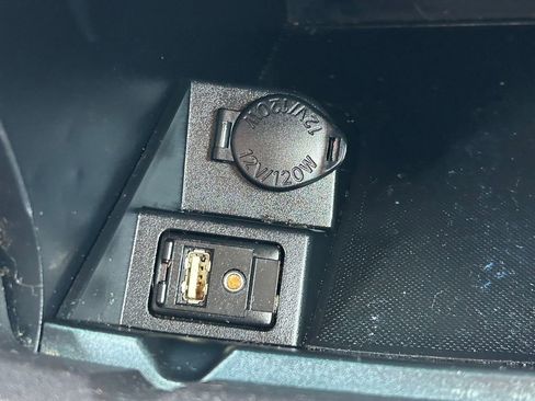 Used 2016 Toyota Camry LE image 24