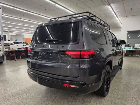 Used 2022 Jeep Wagoneer Series II w/ Premium Group I AWD/4WD image 5