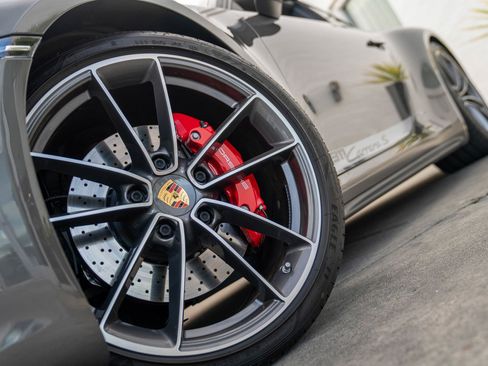 Used 2021 Porsche 911 Carrera S RWD image 4