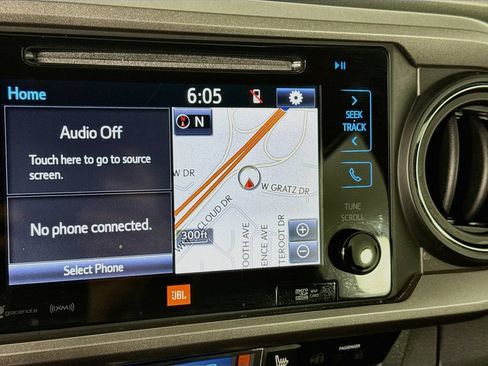 Used 2017 Toyota Tacoma Limited w/ Tow Package AWD/4WD image 14