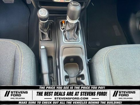 Used 2025 Jeep Gladiator Sport AWD/4WD image 26