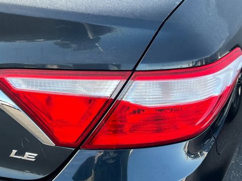 Used 2015 Toyota Camry LE FWD image 18