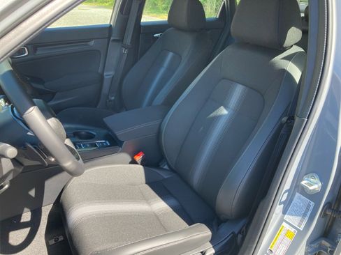 Certified 2025 Honda Civic Sport image 30