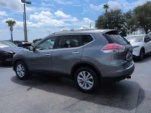 Used 2015 Nissan Rogue SV w/ SV Premium Package FWD image 6