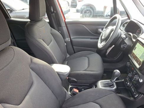 Certified 2023 Jeep Renegade Latitude image 11