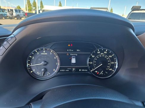 Used 2023 INFINITI QX80 Sensory w/ All-Season Package AWD/4WD image 23
