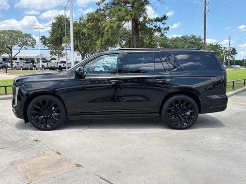 Certified 2025 Cadillac Escalade Sport Platinum w/ LPO, ONYX Package AWD/4WD image 2