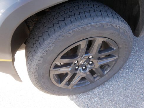 Used 2023 Chevrolet Colorado Trail Boss w/ Technology Package image 16