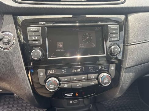 Used 2020 Nissan Rogue SV FWD image 30