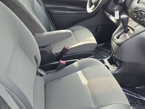 Used 2014 Nissan NV200 S w/ Cruise Control Package FWD image 5