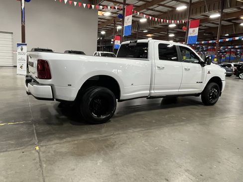 Certified 2026 RAM 3500 Laramie AWD/4WD image 6