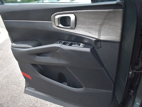 Used 2023 Kia Sorento S w/ Panoramic Sunroof Package AWD/4WD image 37
