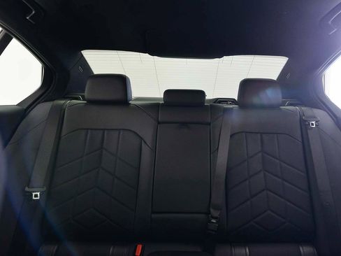 Used 2026 BMW i5 eDrive40 RWD image 9
