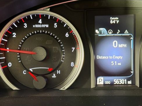 Used 2016 Toyota Camry SE FWD image 13