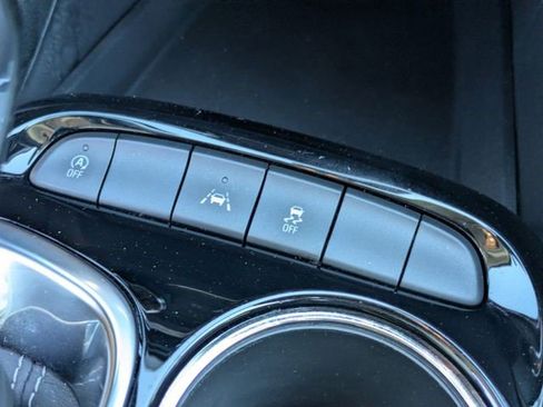 Certified 2024 Buick Encore GX Preferred FWD image 25