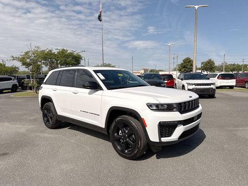 New 2026 Jeep Grand Cherokee Limited RWD image 1