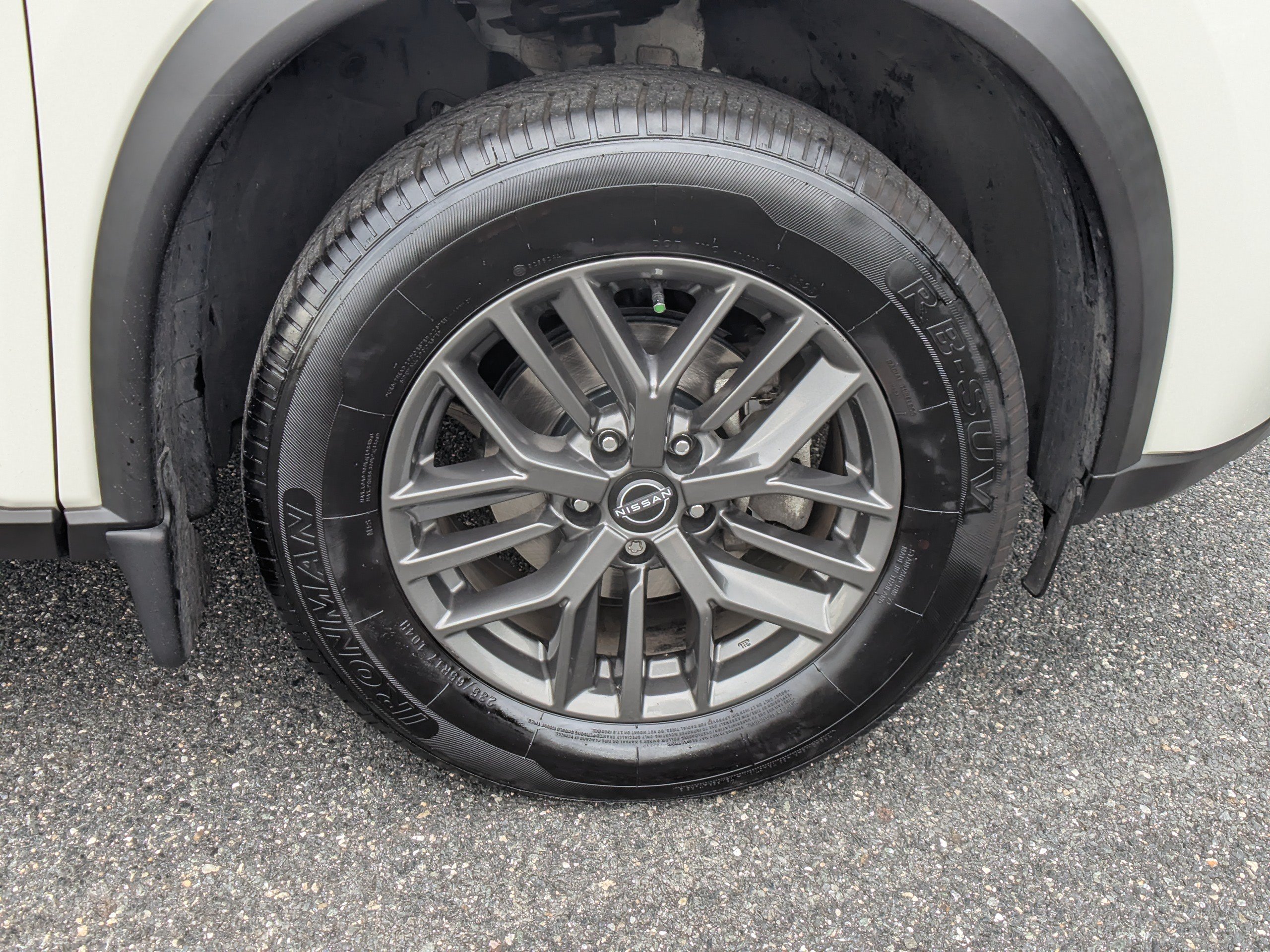 Used 2023 Nissan Rogue S FWD image 11