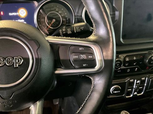 Used 2019 Jeep Wrangler Unlimited Sahara AWD/4WD image 23