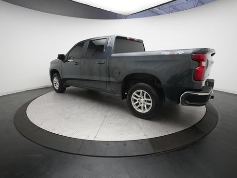 Used 2022 Chevrolet Silverado 1500 LT AWD/4WD image 31