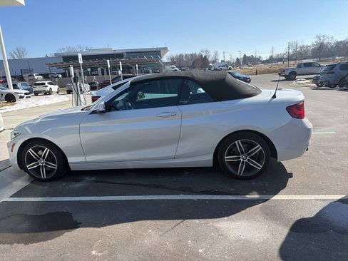 Used 2017 BMW 230i xDrive Convertible image 3