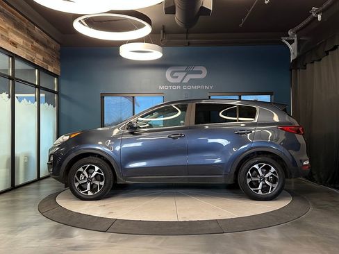 Used 2022 Kia Sportage LX AWD/4WD image 6