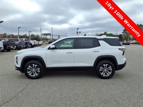 New 2026 Chevrolet Equinox LT image 2