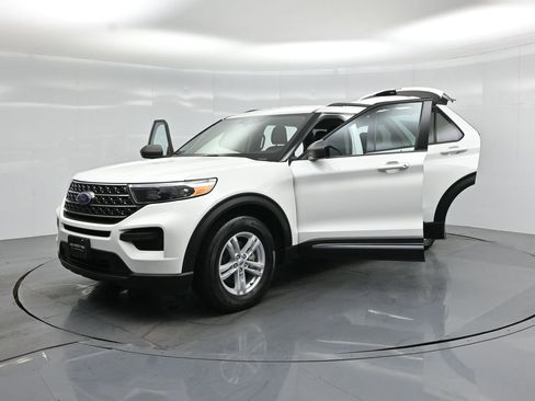 Certified 2024 Ford Explorer XLT RWD image 27