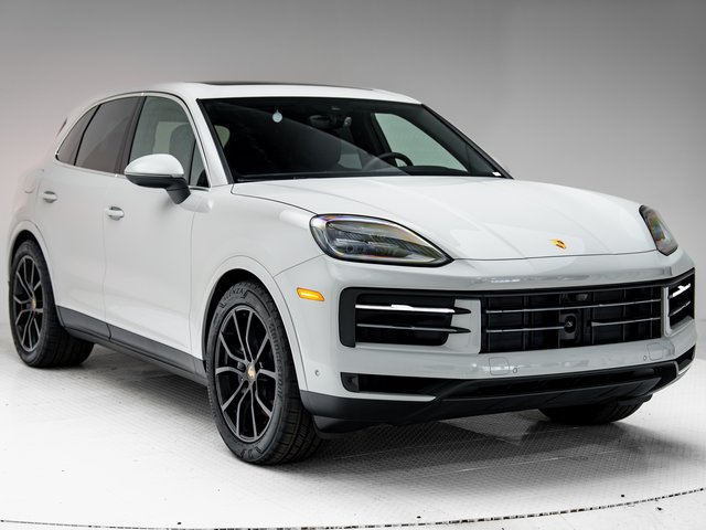 Certified 2026 Porsche Cayenne AWD/4WD image 32