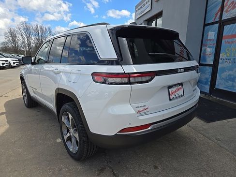 New 2026 Jeep Grand Cherokee Limited AWD/4WD image 8