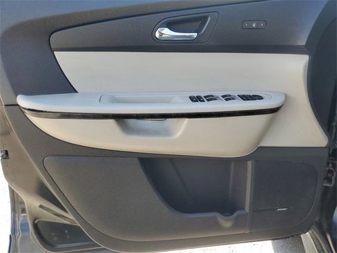 Used 2012 GMC Acadia Denali image 9