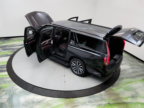 Used 2021 Cadillac Escalade ESV Sport Platinum AWD/4WD image 41