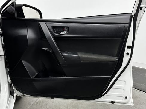 Used 2019 Toyota Corolla LE image 28