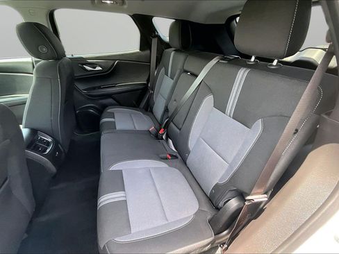 Used 2024 Chevrolet Blazer LT w/ Convenience Package FWD image 17