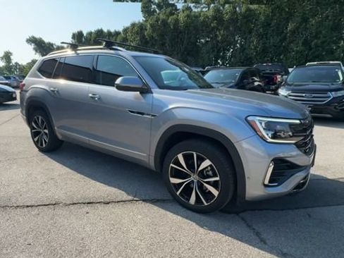 Used 2024 Volkswagen Atlas SEL Premium R-Line AWD/4WD image 2