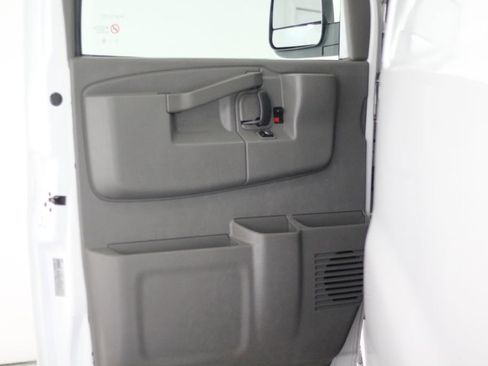 Used 2019 GMC Savana 2500 w/ Driver Convenience Package RWD image 26