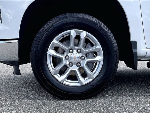 Used 2024 Chevrolet Silverado 1500 LT AWD/4WD image 7