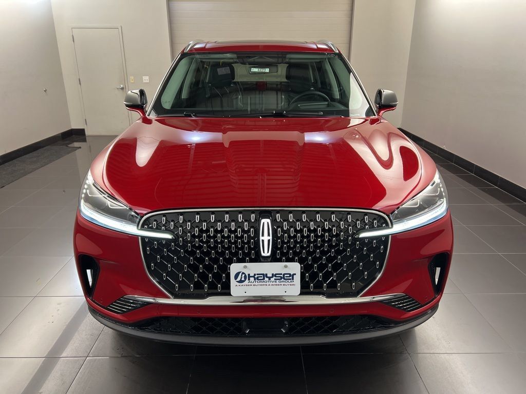 Used 2026 Lincoln Aviator Reserve AWD/4WD image 2