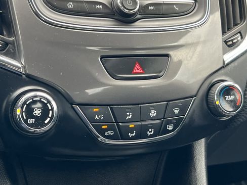 Used 2019 Chevrolet Cruze LS FWD image 21