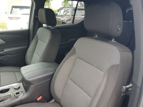 Certified 2023 Chevrolet Traverse LT FWD image 17