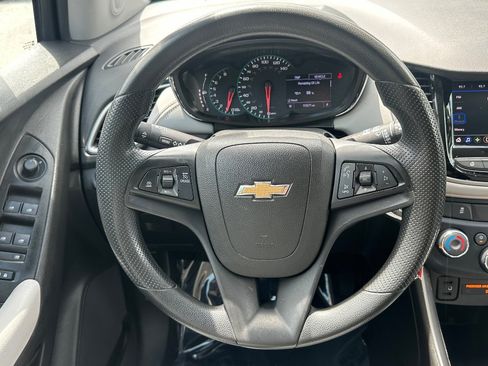 Used 2020 Chevrolet Trax LT FWD image 22
